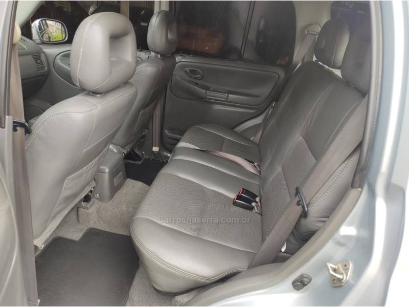 CHEVROLET - TRACKER - 2008/2008 - Prata - R$ 41.500,00