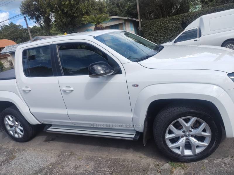 VOLKSWAGEN - AMAROK - 2017/2018 - Branca - R$ 210.000,00