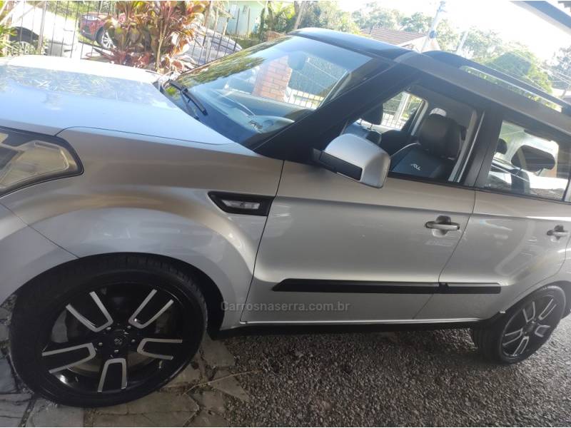 KIA MOTORS - SOUL - 2010/2011 - Prata - R$ 46.000,00