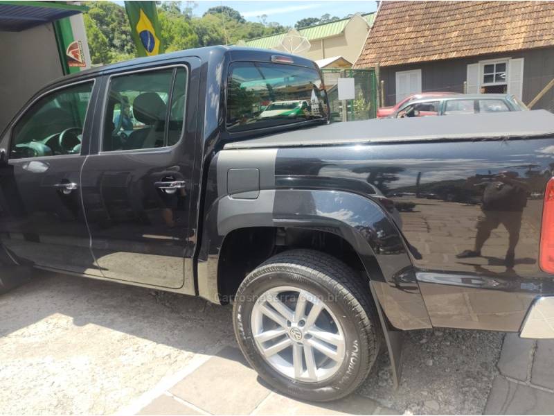 VOLKSWAGEN - AMAROK - 2015/2016 - Preta - R$ 150.000,00