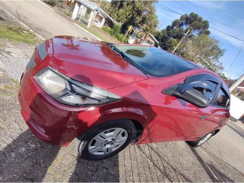 CHEVROLET - ONIX - 2018/2019 - Vermelha - R$ 55.000,00