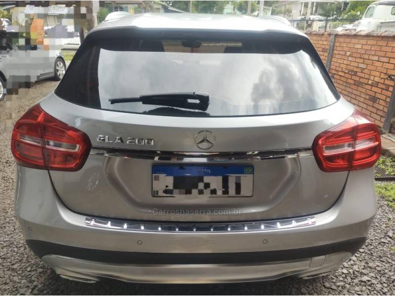MERCEDES-BENZ - GLA 200 - 2015/2015 - Prata - R$ 112.000,00
