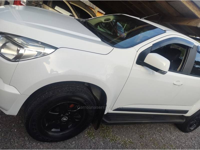 CHEVROLET - S10 - 2013/2014 - Branca - R$ 128.000,00