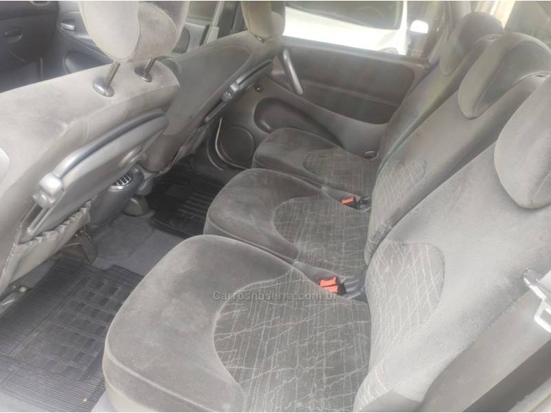 CITROËN - XSARA PICASSO - 2010/2011 - Prata - R$ 23.000,00