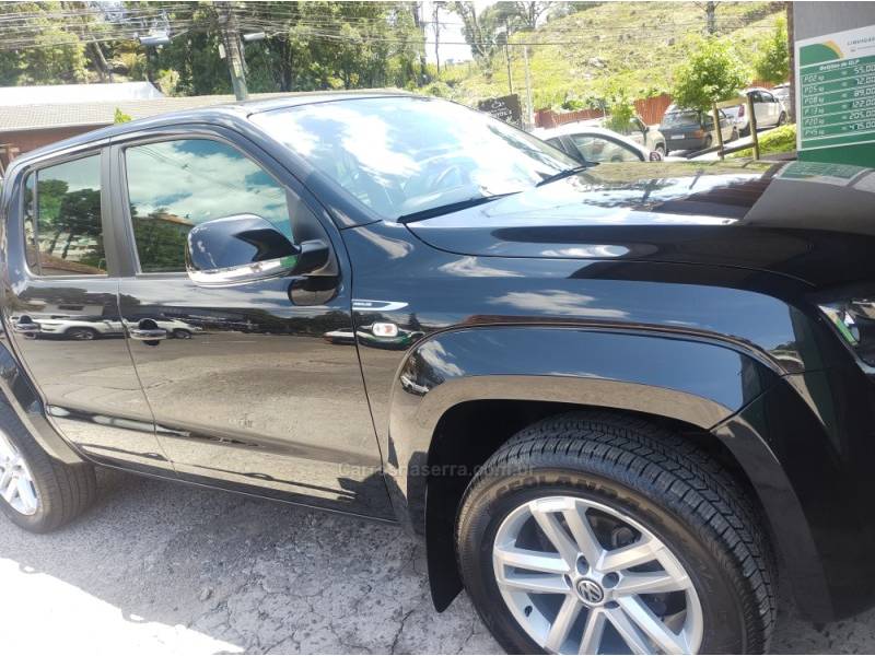 VOLKSWAGEN - AMAROK - 2015/2016 - Preta - R$ 150.000,00