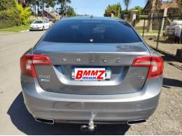 VOLVO - V60 - 2015/2016 - Cinza - R$ 83.000,00