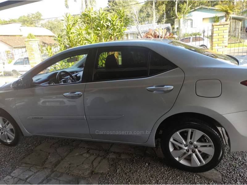 TOYOTA - COROLLA - 2017/2017 - Prata - R$ 89.000,00