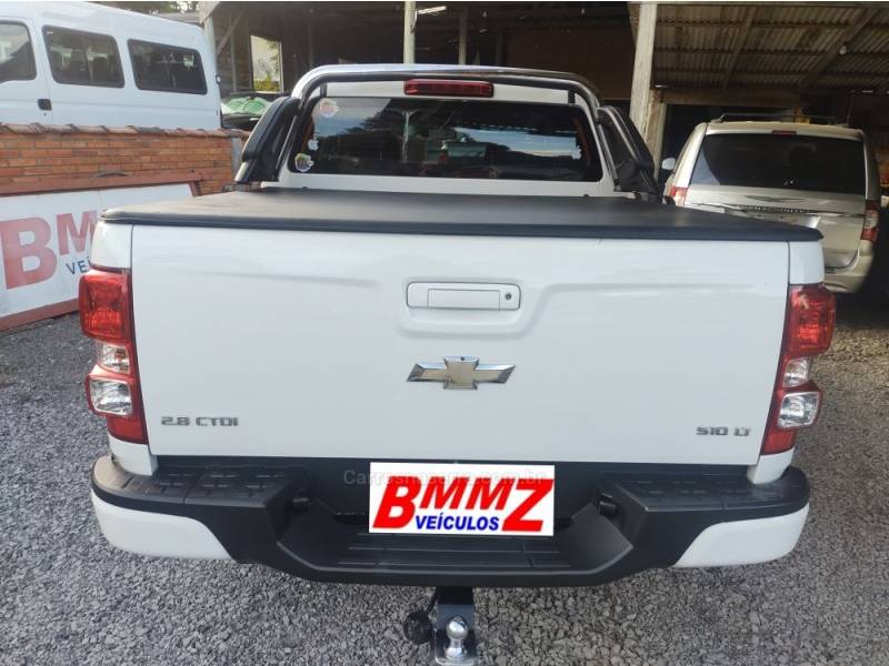 CHEVROLET - S10 - 2013/2014 - Branca - R$ 128.000,00