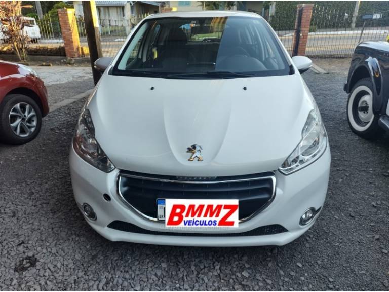 PEUGEOT - 208 - 2014/2014 - Branca - R$ 42.000,00