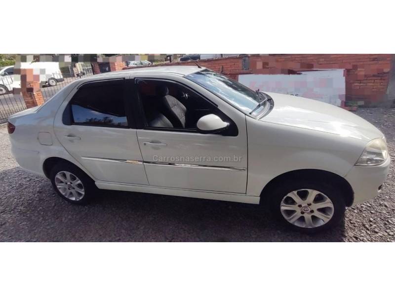 FIAT - SIENA - 2011/2011 - Branca - R$ 32.000,00