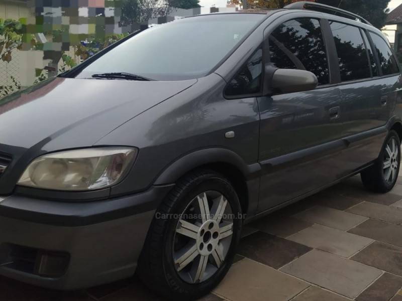 CHEVROLET - ZAFIRA - 2012/2012 - Cinza - R$ 39.000,00