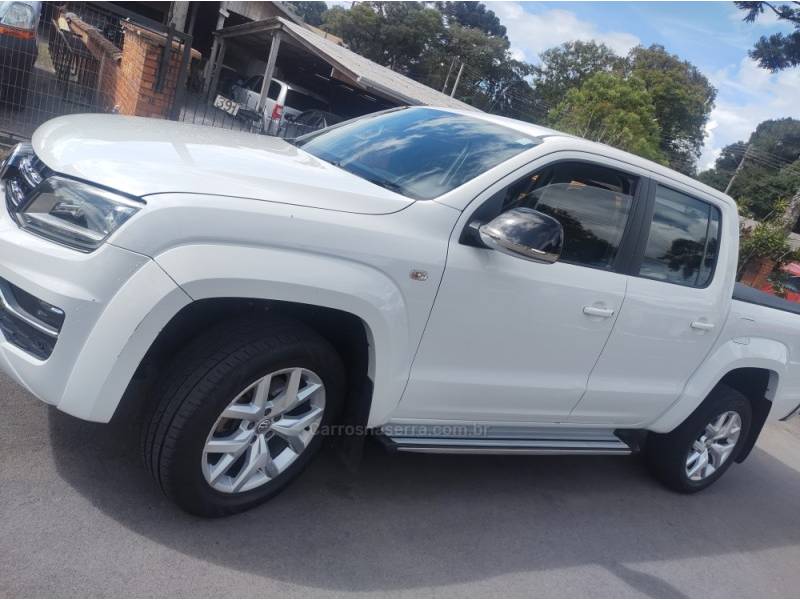 VOLKSWAGEN - AMAROK - 2017/2018 - Branca - R$ 210.000,00