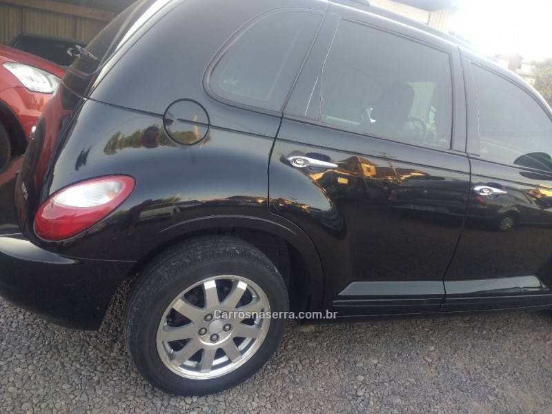 CHRYSLER - PT CRUISER - 2005/2006 - Preta - R$ 45.000,00