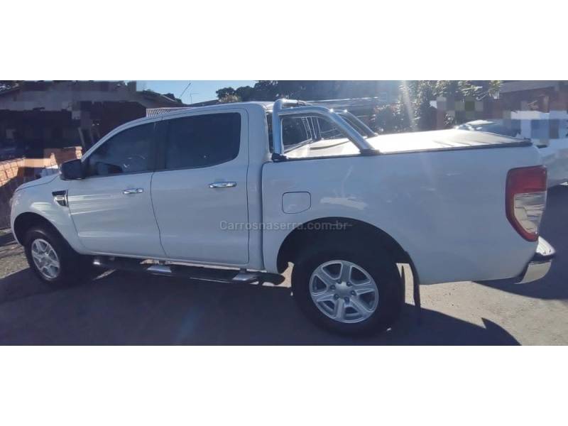 FORD - RANGER - 2013/2013 - Branca - R$ 88.500,00