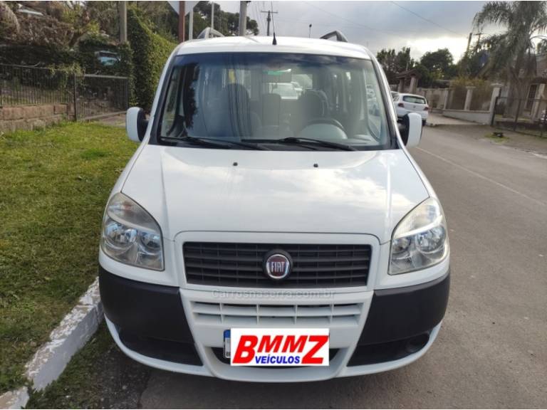 FIAT - DOBLÓ - 2010/2010 - Branca - R$ 42.000,00