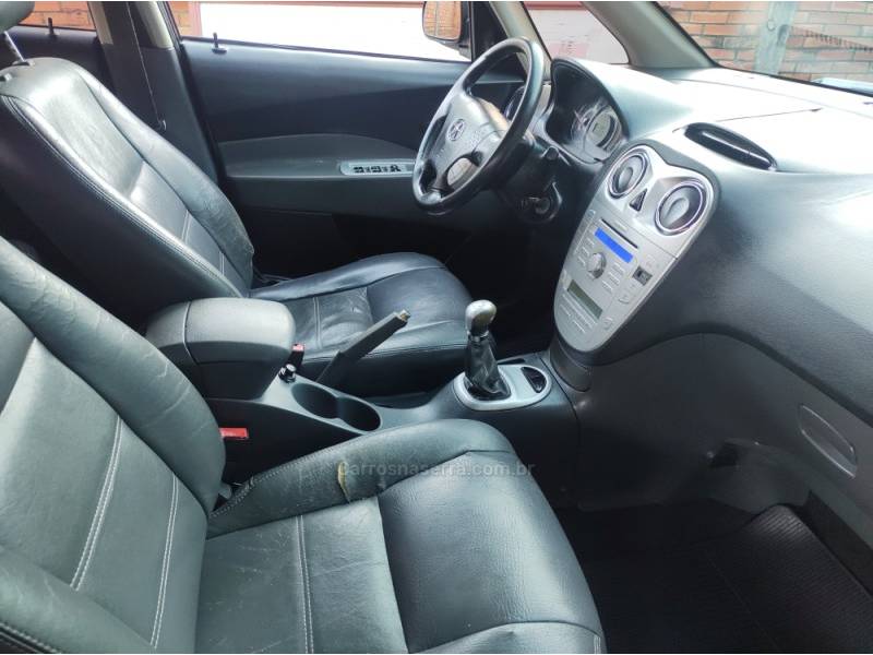 JAC - J6 - 2012/2012 - Preta - R$ 36.000,00