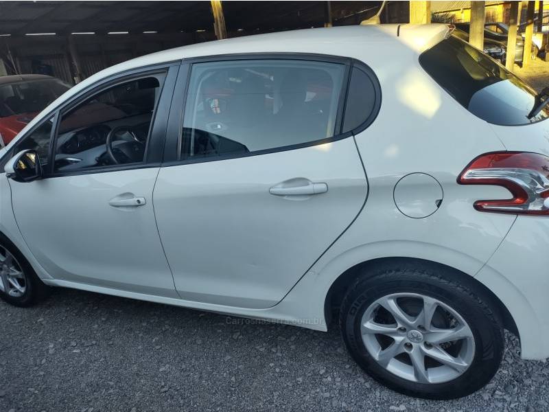 PEUGEOT - 208 - 2014/2014 - Branca - R$ 42.000,00