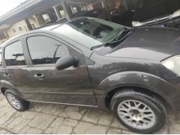 FORD - FIESTA - 2005/2005 - Cinza - R$ 19.000,00