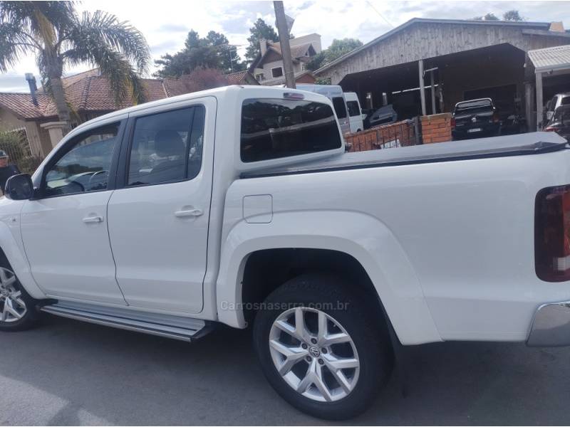 VOLKSWAGEN - AMAROK - 2017/2018 - Branca - R$ 210.000,00