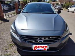 VOLVO - V60 - 2015/2016 - Cinza - R$ 83.000,00