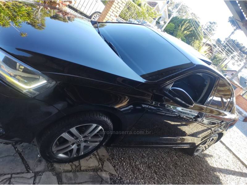 VOLKSWAGEN - JETTA - 2017/2017 - Preta - R$ 96.000,00