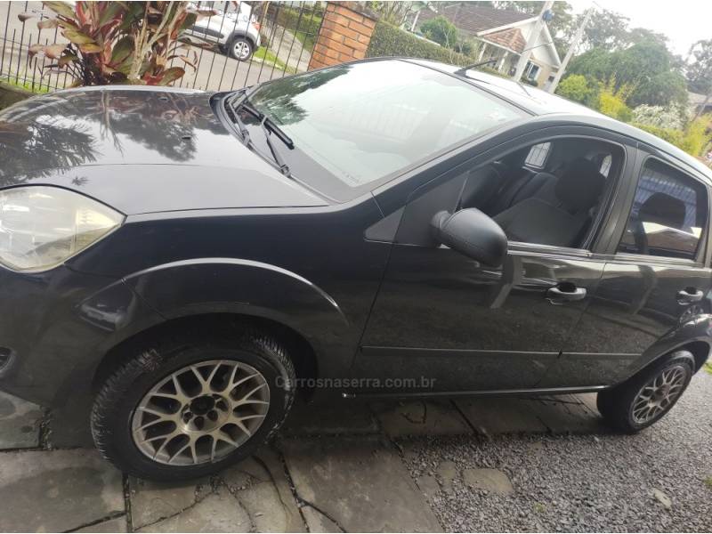 FORD - FIESTA - 2005/2005 - Cinza - R$ 19.000,00
