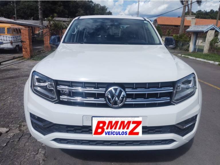 VOLKSWAGEN - AMAROK - 2017/2018 - Branca - R$ 165.000,00