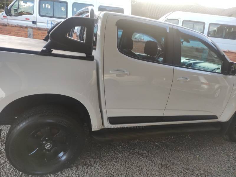 CHEVROLET - S10 - 2013/2014 - Branca - R$ 128.000,00