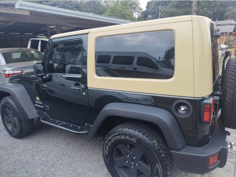 JEEP - WRANGLER - 2010/2010 - Verde - R$ 154.000,00