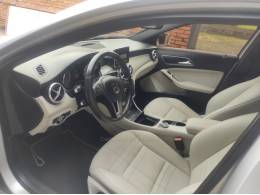 MERCEDES-BENZ - GLA 200 - 2015/2015 - Prata - R$ 112.000,00