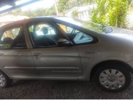 CITROËN - XSARA PICASSO - 2010/2011 - Prata - R$ 23.000,00