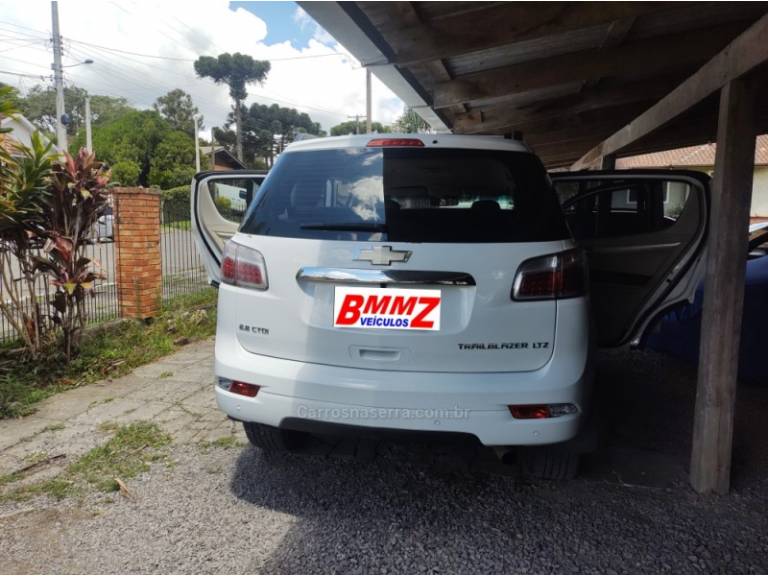 CHEVROLET - TRAILBLAZER - 2013/2013 - Branca - R$ 118.000,00